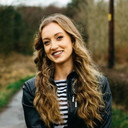 Grace Webb als Self - Host