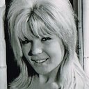 Marsha Jordan als Mrs. Allison