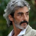 Miguel Molina als Juan Bermúdez