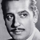Antonio Casas als Stevens
