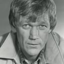 Bo Svenson als Lt. Robert Yeager