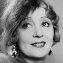 Elna Gistedt als Miss Larsson