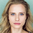 Olivia Horton als Jane Crenna