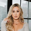 Lauren Riihimaki als Self - Host