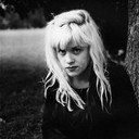 Kat Bjelland als Self