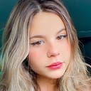 Luara Fonseca als Luana