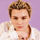 Kizzy Edgell als Darcy Olsson