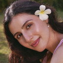 Simar Bhatia als Kiran Kochar