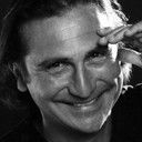 Franco Nuovo als French Journalist