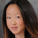 Sophie Kim als Amara
