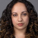 Adriana Medina als Sara