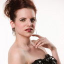 Emily Ginnona als Honoria