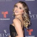 Gabriela Borges als Elena