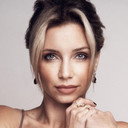 Luciana Abreu als Maria Clementina "Tina" Grilo Macedo