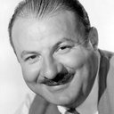 Lou Jacobi als Gabriel Krichynsky