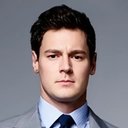 Benjamin Walker als Jim