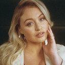 Iskra Lawrence als Herself