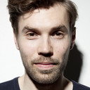 Jussi Nikkilä als Albert Järvinen