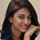 Erica Fernandes als Pramila