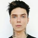 Andy Biersack als Johnny Faust