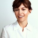 Alexandra Helgerson als Café couple