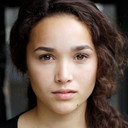 Emily Redpath als Grace