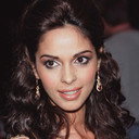 Mallika Sherawat als Isha-Ishika