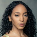 Selina Kaye als Pandora