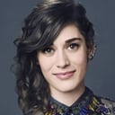 Lizzy Caplan als April