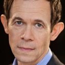 Adam Godley als Narrator (voice)