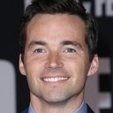 Ian Harding als Pfizer Trainee #1