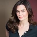 Deborah Zoe als Adrienne Green