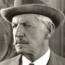 Joseph J. Dowling als The Judge