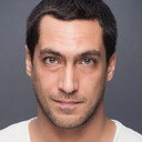 Berk Hakman als Deniz Karayel