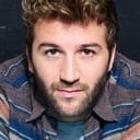 Jonathan Darona als Inspecteur de l'off