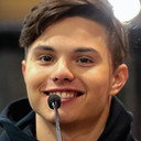 Zach Callison als Eric (voice) / Ninja (voice)