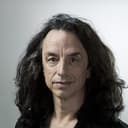 Paul Capsis als Ian / Narelle (voice)