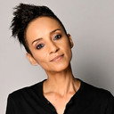 Adele Roberts als Self