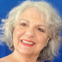 Elizabeth D'Onofrio als Mrs. Smith