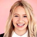 Avery Koenig als Martha Varfton