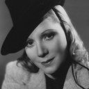 Barbara Blair als Sylvia Johnstone