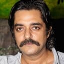 Chandrachur Singh als Karambeer