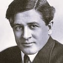 William L. Thorne als Chuck Larson