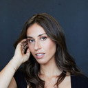 Elyssia Koulouris als Melanie Blatt