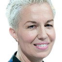 Elizabeth Falkner als Self - Contestant