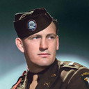 Lynn 'Buck' Compton als Self