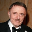 John Astin als Prof. Gangreen