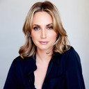 Molly McCook als Mandy Baxter