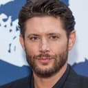 Jensen Ackles als Bruce Wayne / Batman (voice)