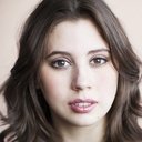 Skye Bennett als Amanda Foster